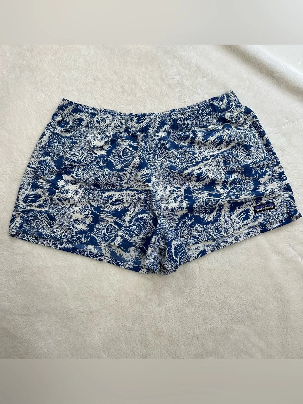 Patagonia Barely Baggies Shorts Crash Endless Blue Wave Print Large 57044